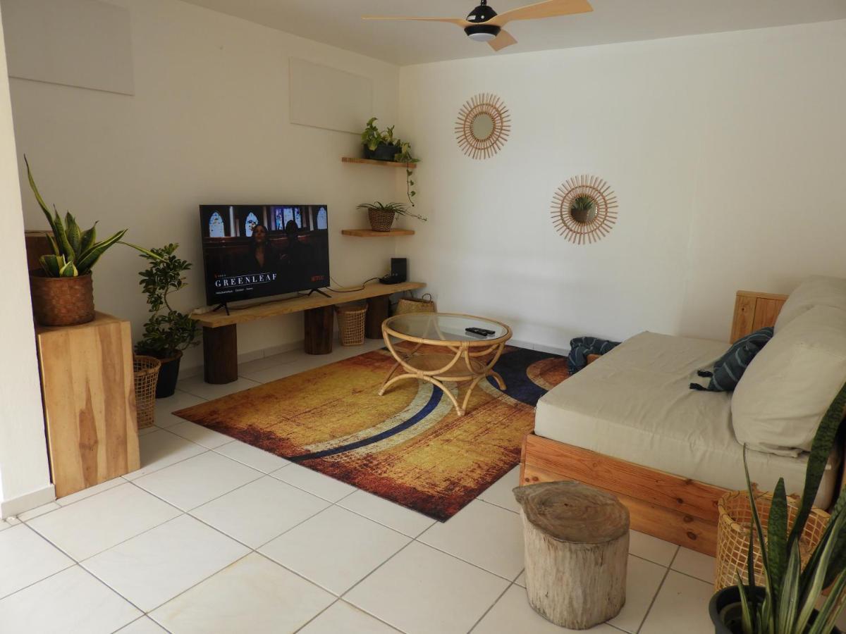 Apartamento Ti Kaz A Patou, Au Coeur De L'Ile. Baie-Mahault Exterior foto